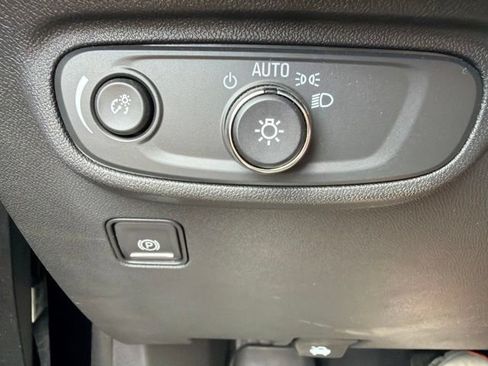 Used 2020 GMC Terrain SLE w/ Driver Convenience Package FWD image 19