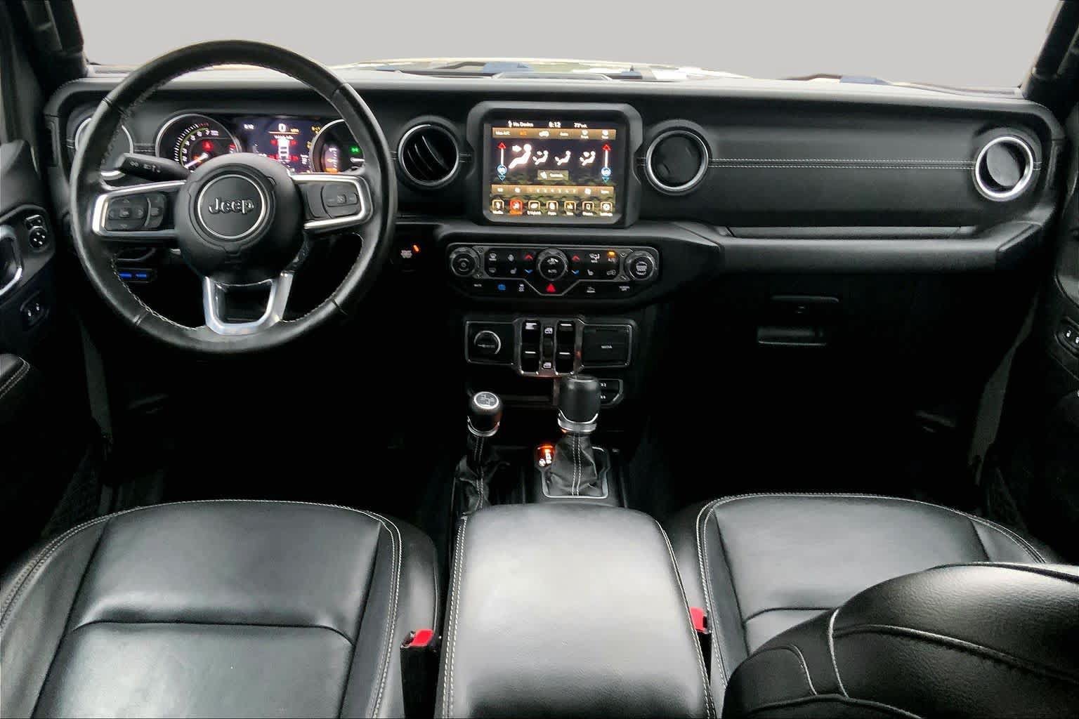 Used 2023 Jeep Wrangler Unlimited Sahara w/ Cold Weather Group AWD/4WD image 15