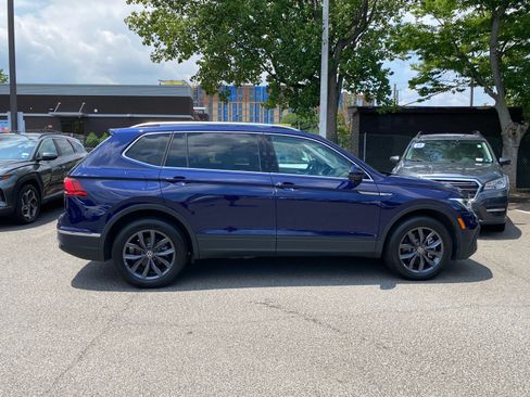 Certified 2023 Volkswagen Tiguan SE FWD image 2