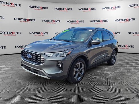 Used 2025 Ford Escape ST-Line Select AWD/4WD image 2