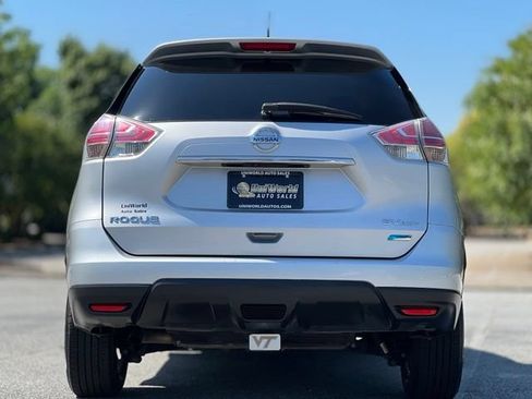 Used 2014 Nissan Rogue SV w/ SV Family Package AWD/4WD image 6