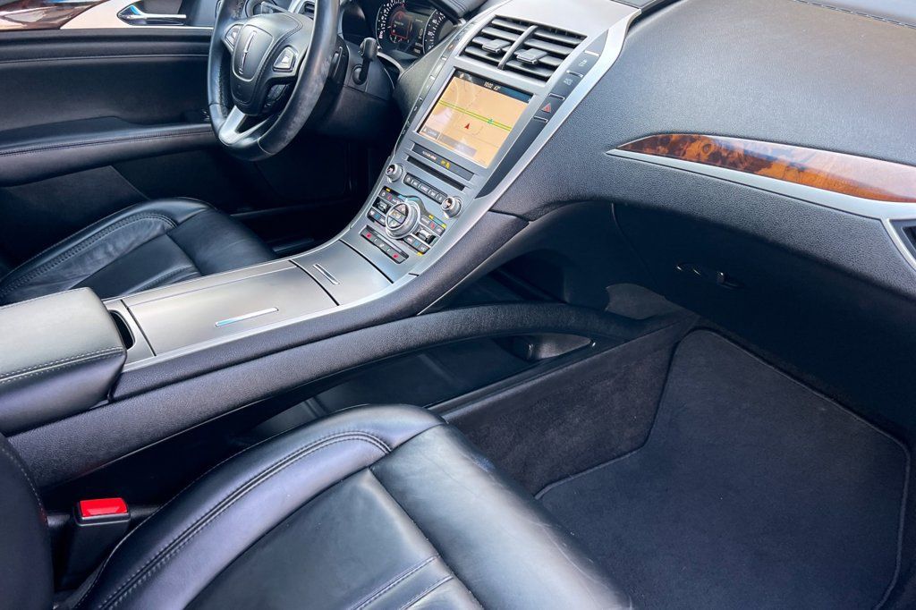Used 2019 Lincoln MKZ Reserve w/ Reserve Plus Package FWD image 18