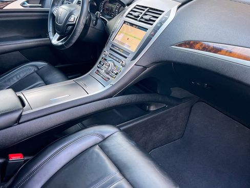 Used 2019 Lincoln MKZ Reserve w/ Reserve Plus Package FWD image 18