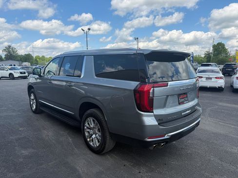 Used 2025 GMC Yukon XL Denali AWD/4WD image 8