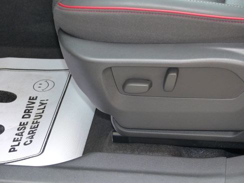 Used 2023 Buick Envision Essence w/ Sport Touring Package AWD/4WD image 28