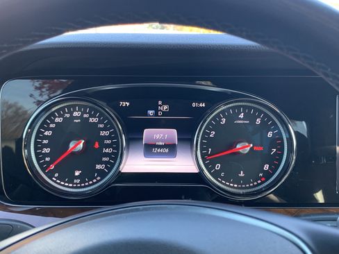 Used 2017 Mercedes-Benz E 300 4MATIC image 21