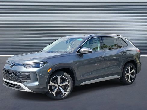 New 2026 Volkswagen Tiguan SE image 1