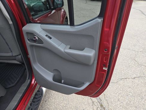 Used 2019 Nissan Frontier SV image 31