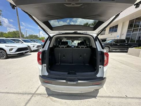 Certified 2023 GMC Acadia SLT FWD image 33