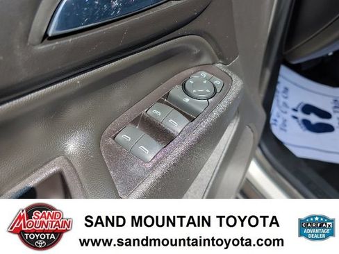 Used 2019 Chevrolet Equinox LT FWD image 15