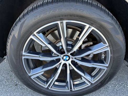 Used 2022 BMW X5 xDrive40i w/ M Sport Package image 14