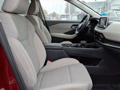 Used 2021 Nissan Rogue SV image 5