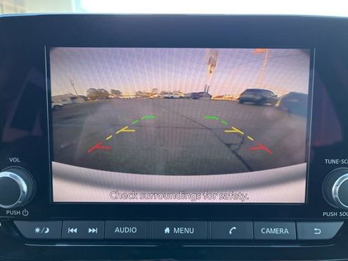 Used 2024 Nissan Pathfinder SV image 18