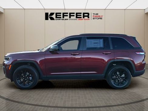 New 2026 Jeep Grand Cherokee Altitude AWD/4WD image 2