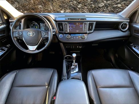 Used 2016 Toyota RAV4 Limited image 14
