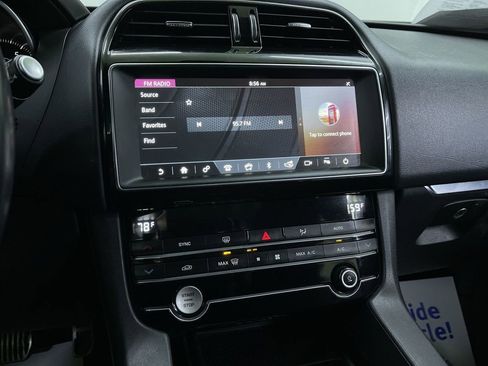 Used 2019 Jaguar F-PACE Premium image 21