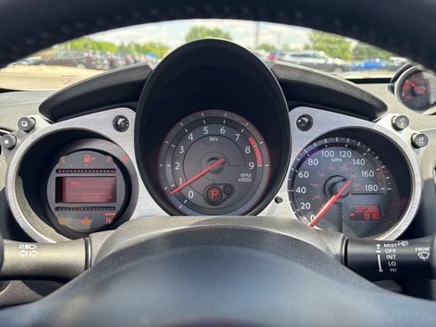 Used 2016 Nissan 370Z Roadster RWD image 12