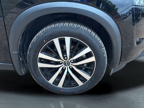 Used 2024 Nissan Pathfinder Platinum w/ Cargo Package FWD image 9
