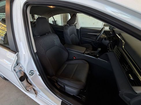 Used 2025 Toyota Camry LE image 40