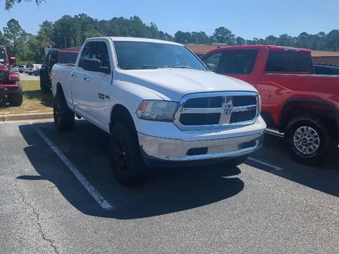 Used 2013 RAM 1500 Classic SLT w/ Premium Display Pkg AWD/4WD image 3