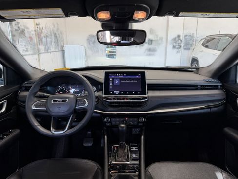 Used 2025 Jeep Compass Trailhawk w/ Trailer Tow Group image 32