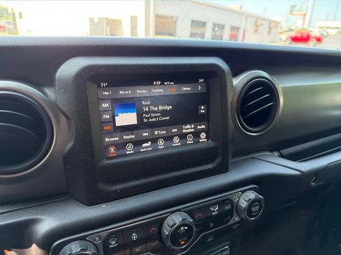 Used 2021 Jeep Gladiator Sport AWD/4WD image 15