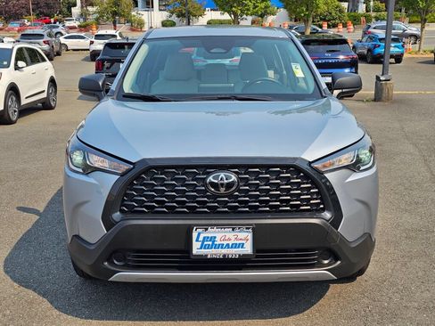 Used 2024 Toyota Corolla Cross L FWD image 2