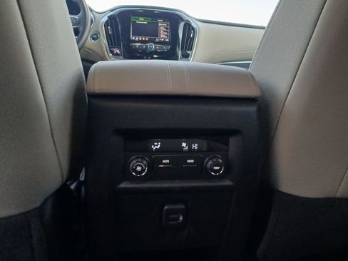 Certified 2022 Chevrolet Traverse LS w/ Midnight/Sport Edition image 27