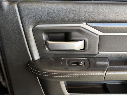 Used 2025 RAM 3500 Big Horn image 34