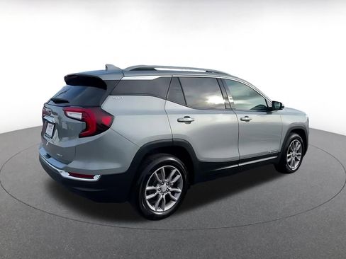 Used 2024 GMC Terrain SLT image 15