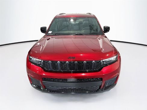 Used 2022 Jeep Grand Cherokee L Laredo RWD image 25