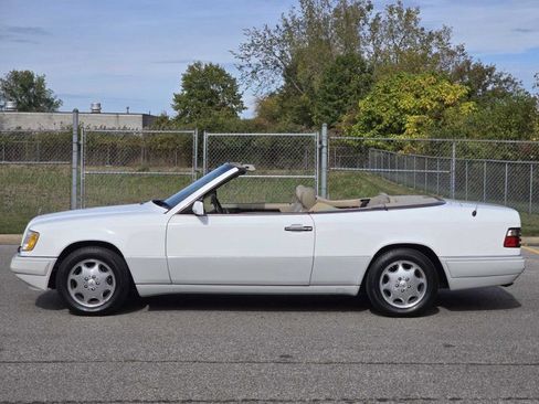 Used 1995 Mercedes-Benz E 320 Convertible image 19