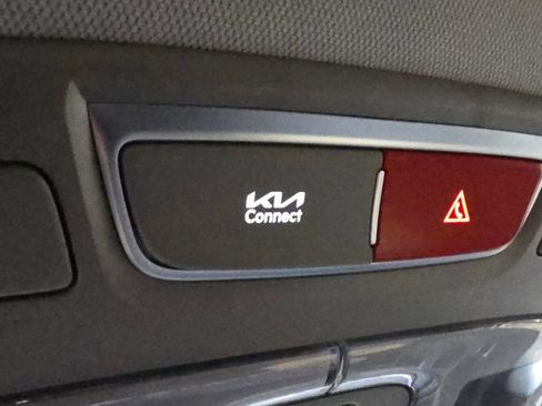 New 2025 Kia Telluride S image 9