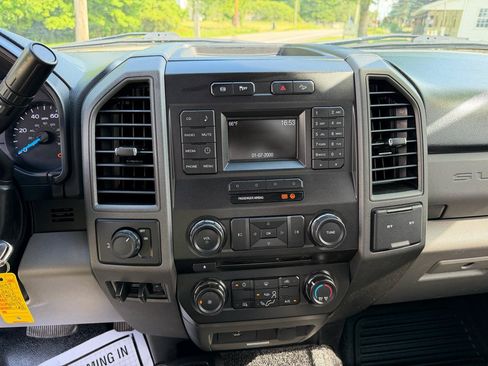 Used 2017 Ford F350 XL w/ Power Equipment Group AWD/4WD image 27