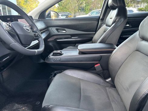 Used 2024 Nissan Ariya FWD image 10