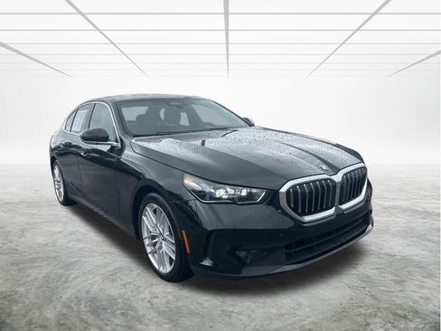 Used 2025 BMW 530i RWD image 2