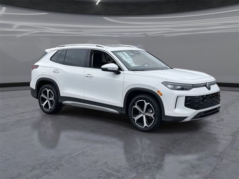 New 2026 Volkswagen Tiguan SE image 2