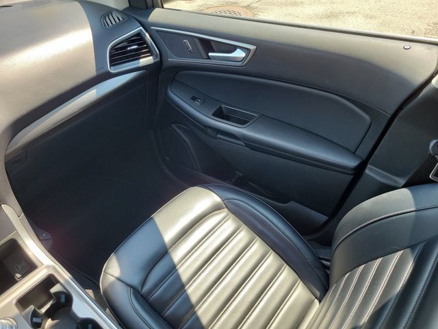 Used 2024 Ford Edge SEL AWD/4WD image 16