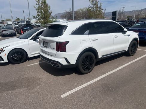 Used 2022 Kia Sorento SX image 4