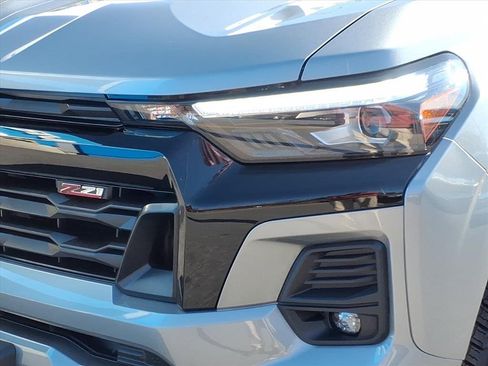 Used 2025 Chevrolet Colorado Z71 w/ Technology Package image 7