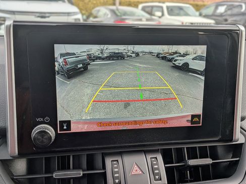 Used 2023 Toyota RAV4 XLE Premium image 29