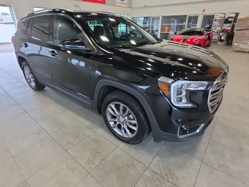 Used 2022 GMC Terrain SLT w/ Infotainment Package II AWD/4WD image 6