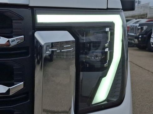 New 2026 GMC Sierra 2500 SLT w/ SLT Premium Package image 10