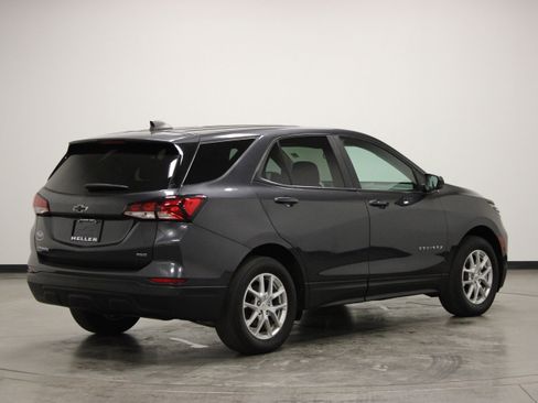Used 2022 Chevrolet Equinox LS w/ LS Convenience Package AWD/4WD image 8