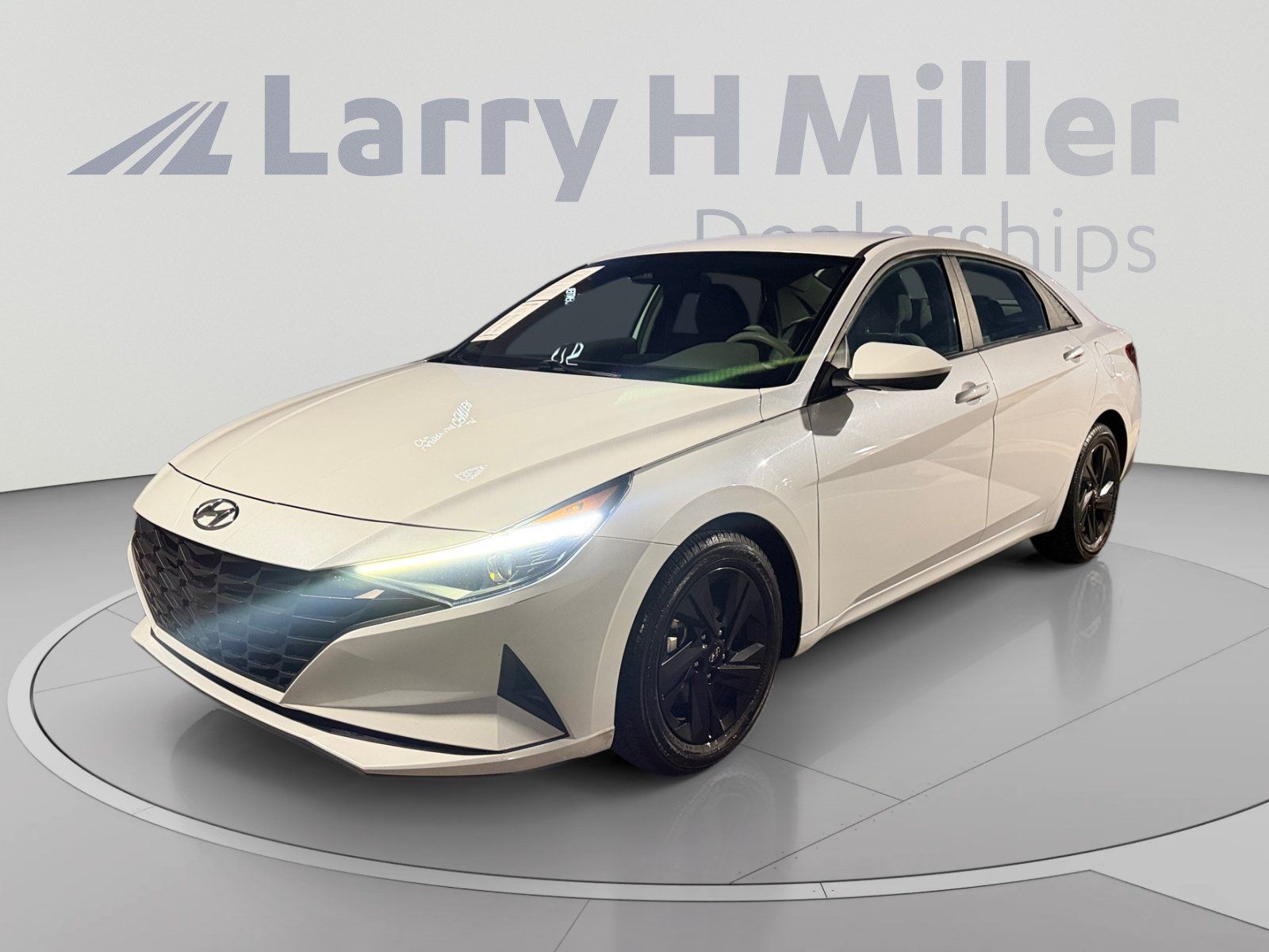 Used 2021 Hyundai Elantra SEL FWD image 1