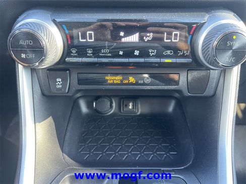 Used 2019 Toyota RAV4 XLE image 9