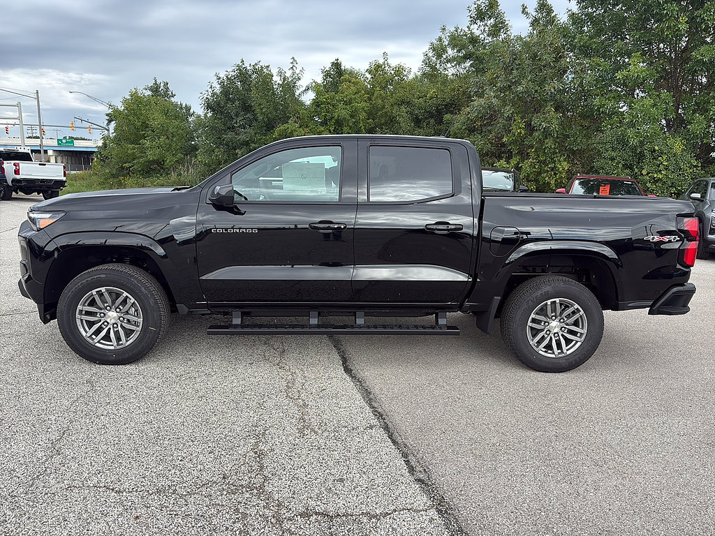 New 2026 Chevrolet Colorado LT w/ LT Convenience Package AWD/4WD image 2