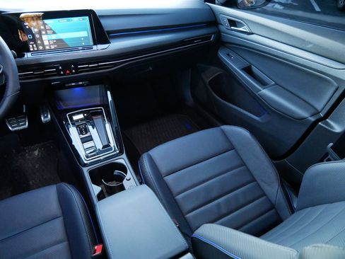 Used 2024 Volkswagen Golf R image 11