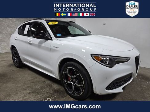 Used 2022 Alfa Romeo Stelvio Veloce image 1