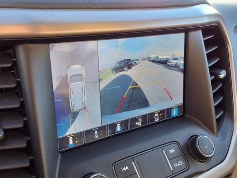 Used 2021 GMC Acadia Denali w/ Denali Technology Package image 25